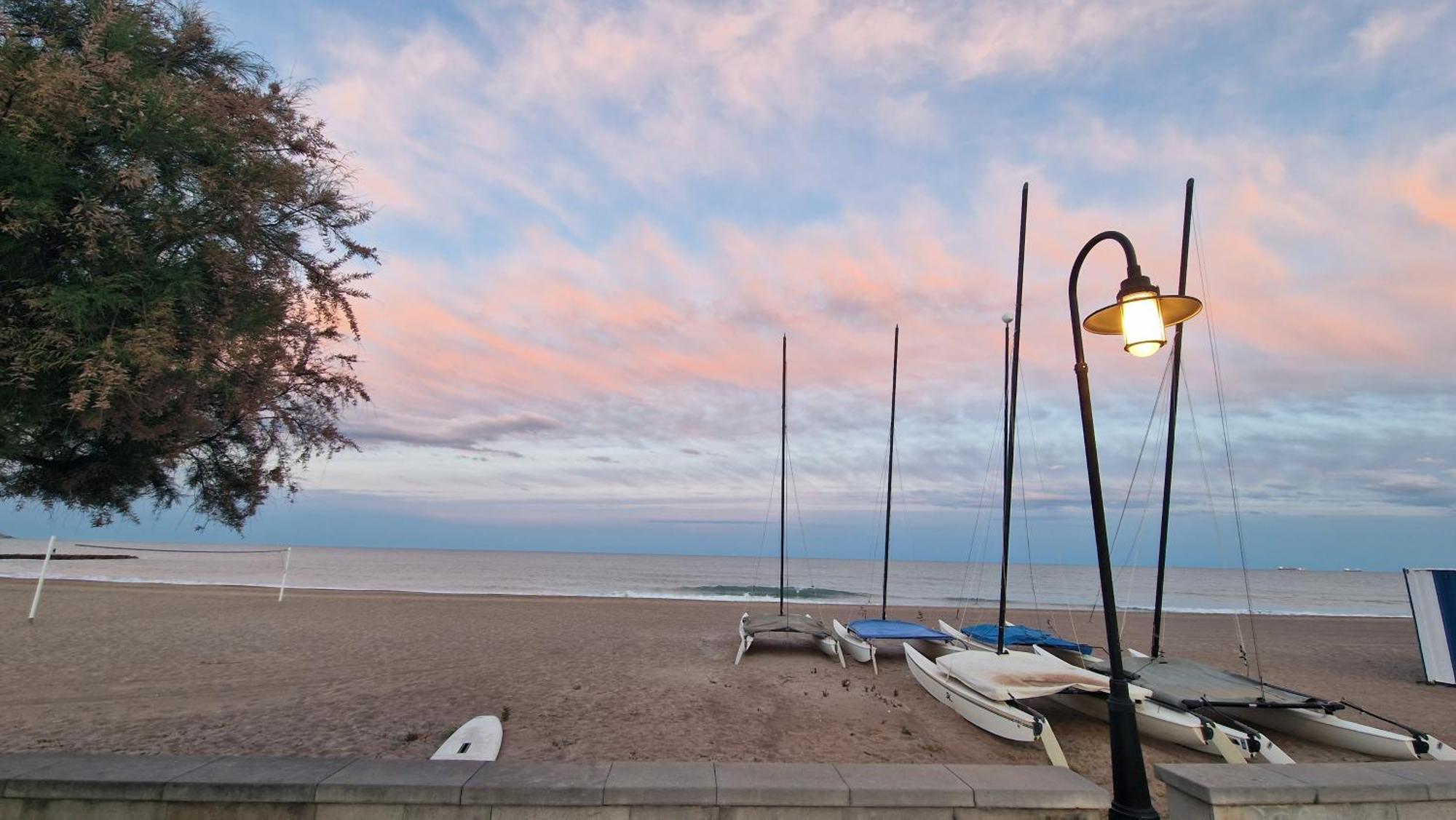 Appartement Apartamento De 1 Habitacion Frente Al Mar Y Con Piscina à Benicàssim Extérieur photo